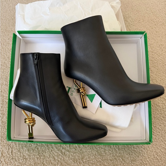 Bottega Veneta Shoes - Bottega Veneta Black Boots with Gold Knot Heel in 41